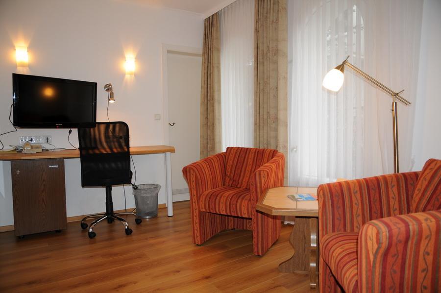 Hotel Hubertus Ганновер Экстерьер фото
